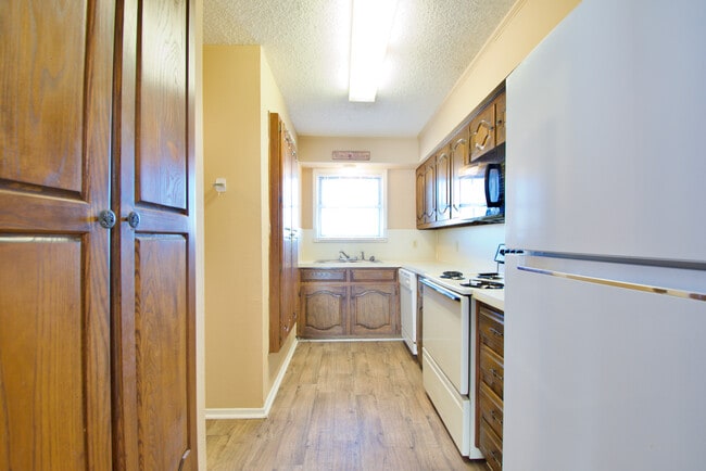 Building Photo - 804 N 62nd St