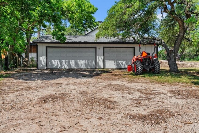 Building Photo - 6501 Thomas Springs Rd