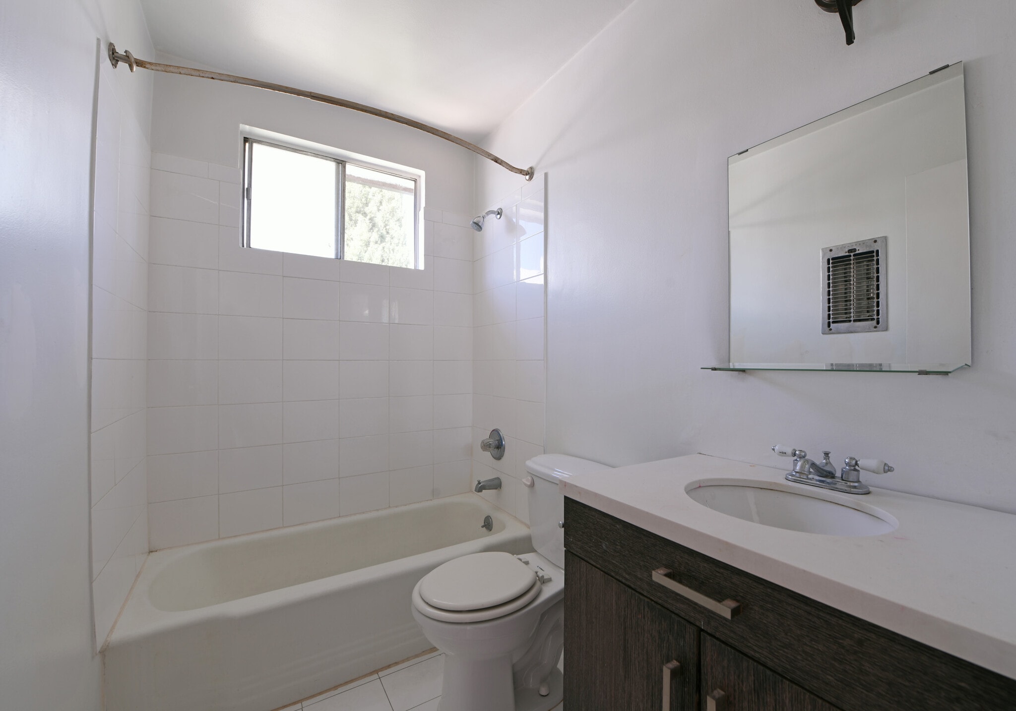 Building Photo - 1436 S Bedford St