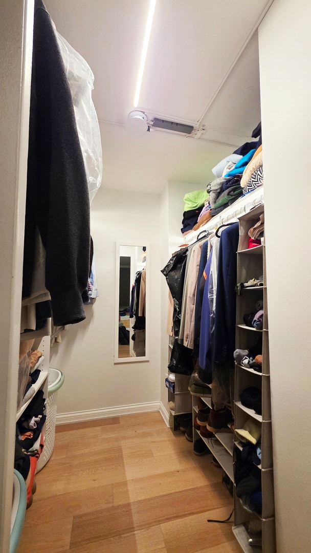 Building Photo - 360 W Wellington Ave