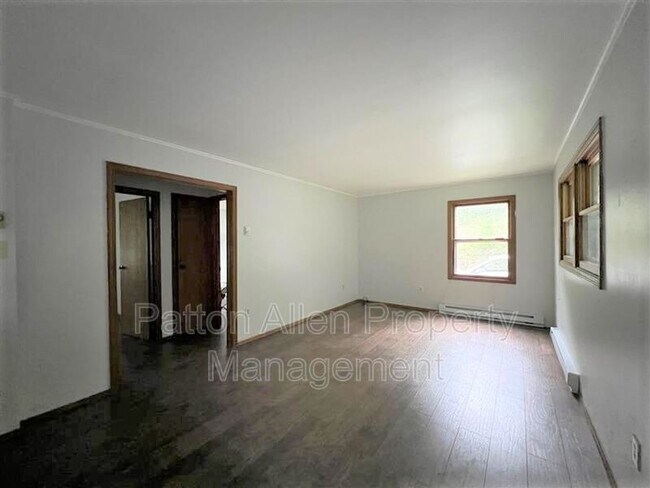 Building Photo - 142 Beaverdam Rd