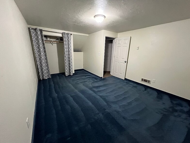 Building Photo - 403 Evans Dr
