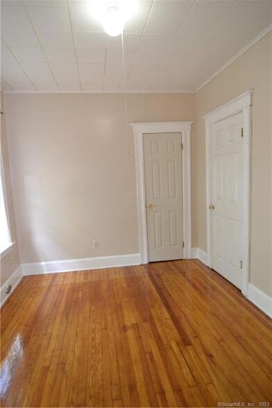 Building Photo - 166 Dewey St