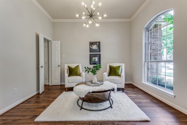 Building Photo - Located in a highly desirable neighborhood.