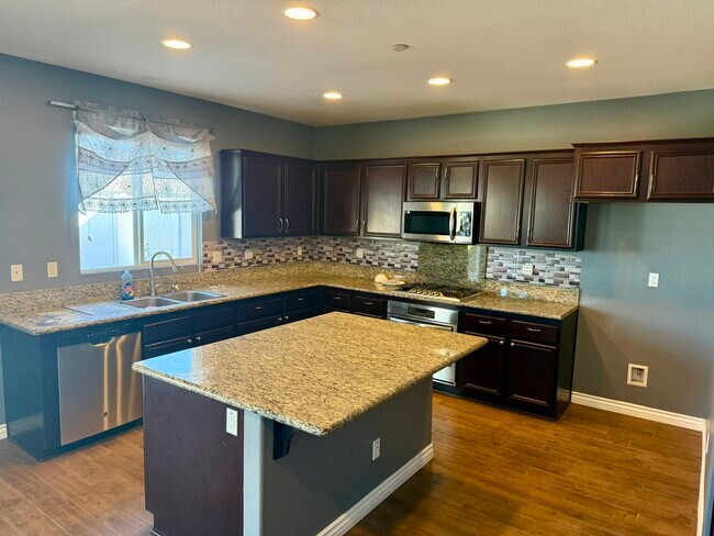 Building Photo - 28610 Sugarite Canyon Dr