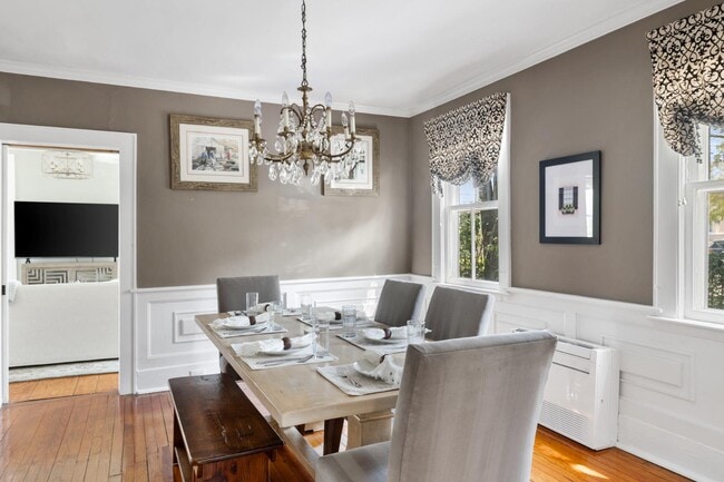 Building Photo - 56 Gadsden St