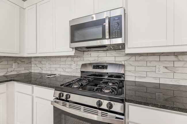 Building Photo - 4802 Seabourne Landing Dr