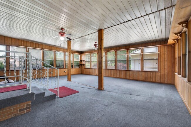 Building Photo - 2 Bedroom Dog Friendly Home For Rent With Large Bonus Room!