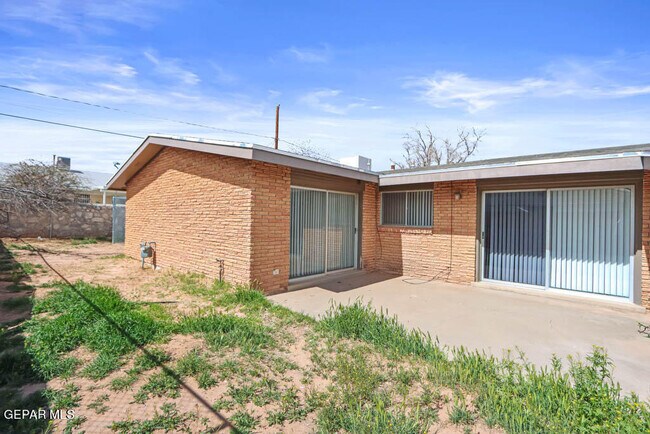 Building Photo - 3313 Cork Dr