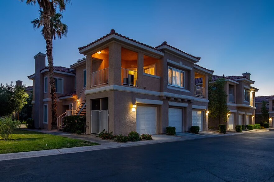 Building Photo - 251 S Green Valley Pky