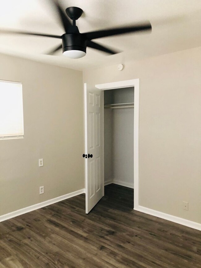 Building Photo - Single Family Home