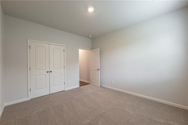 Building Photo - 74 N Springs Ct