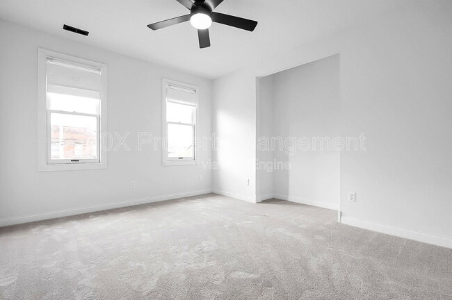 Building Photo - 1114 Summit St