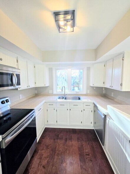 Building Photo - 11 Ingham Way