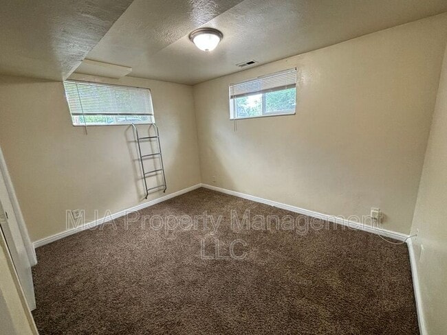 Building Photo - 1379 W 900 S