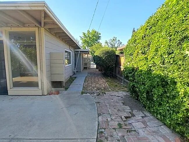Building Photo - Charming 3BR House in Stockton