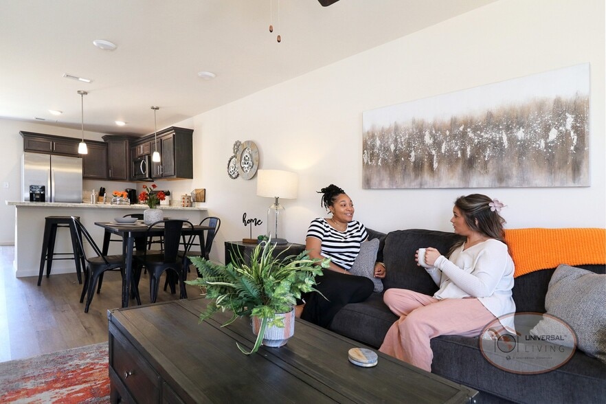 Living Area - The Villas at Avery Creek