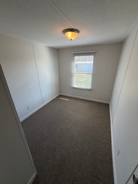 Building Photo - 209 John Way