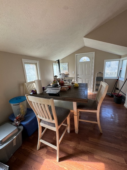 Building Photo - 805 E Taylor St