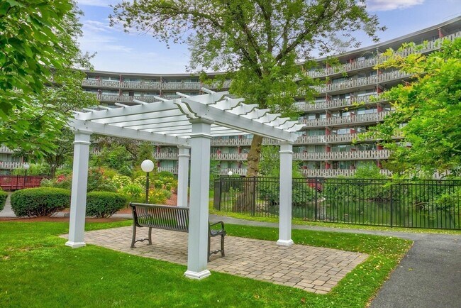 Building Photo - 200 Swanton St