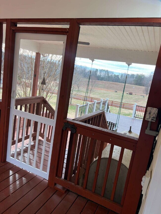 Building Photo - 1244 Mountain View Rd