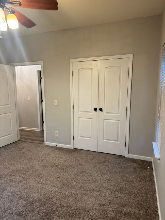 Building Photo - Price reduced!!