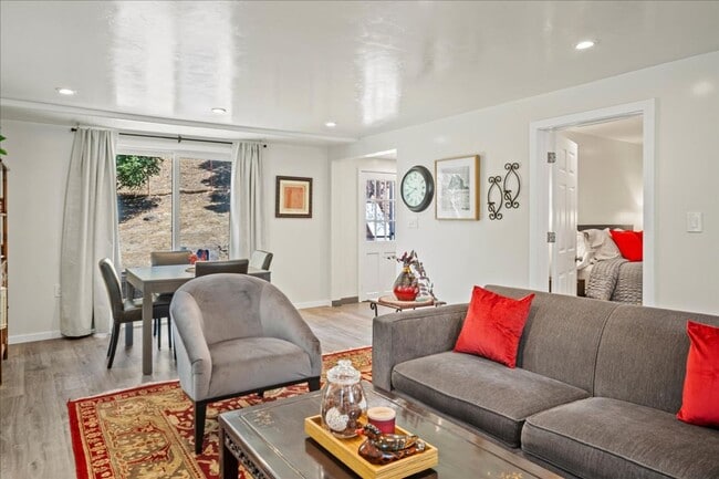 Building Photo - 272 W Carmel Valley Rd