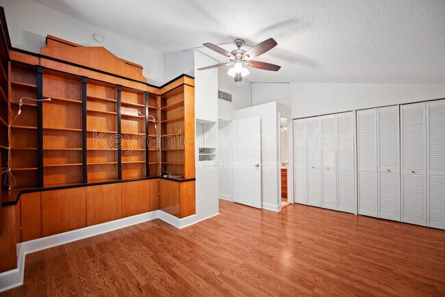 Building Photo - 2666 Tigertail Ave