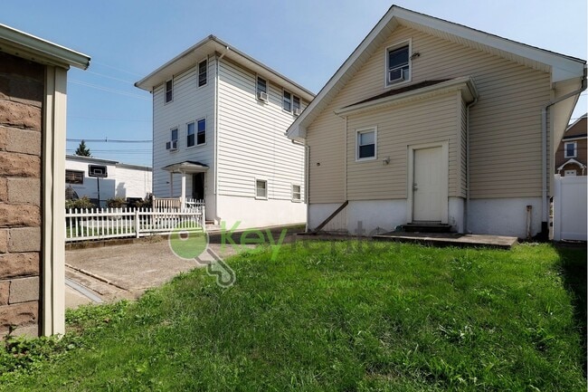Building Photo - Charming 3-Bedroom Home with Finished Base...