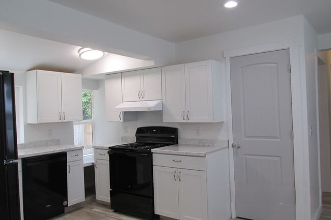 Building Photo - 3 Bedroom House in Mount Vernon