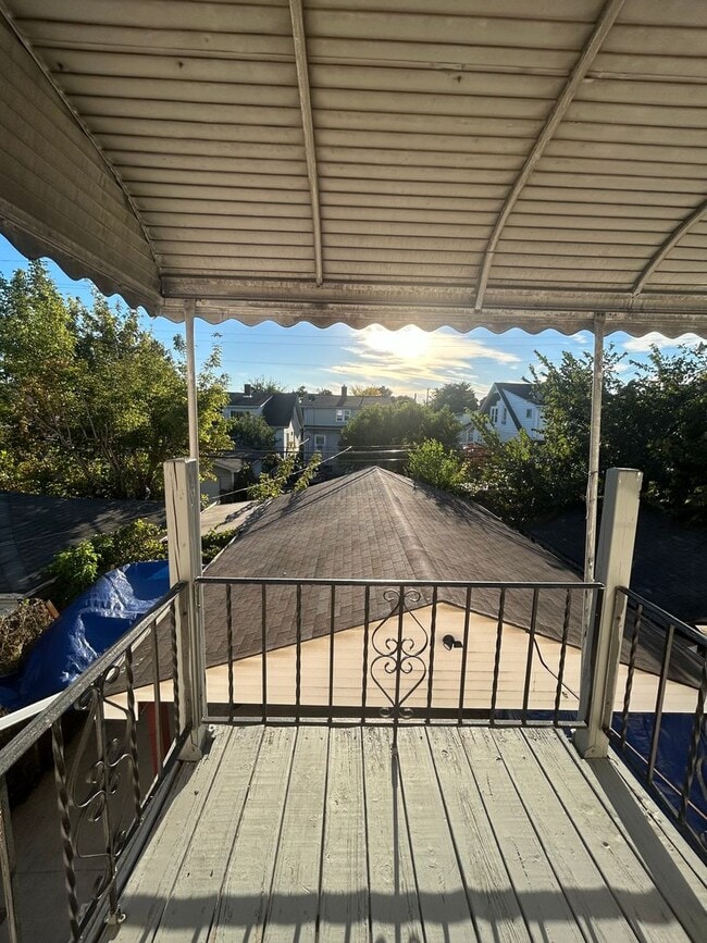 Building Photo - 5827 Lumley St