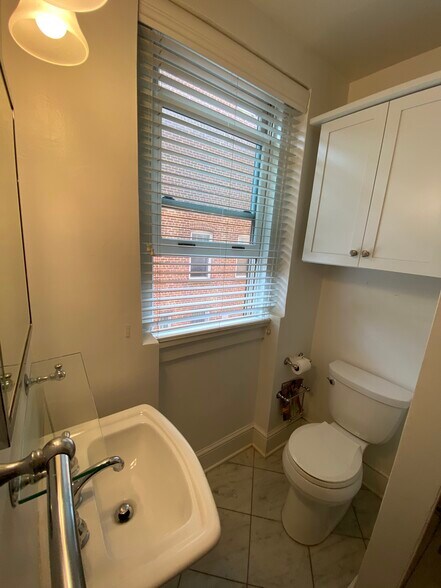 Bath - 2410 20th St NW