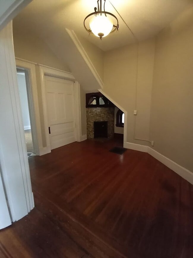 Building Photo - 415 Belgravia Ct