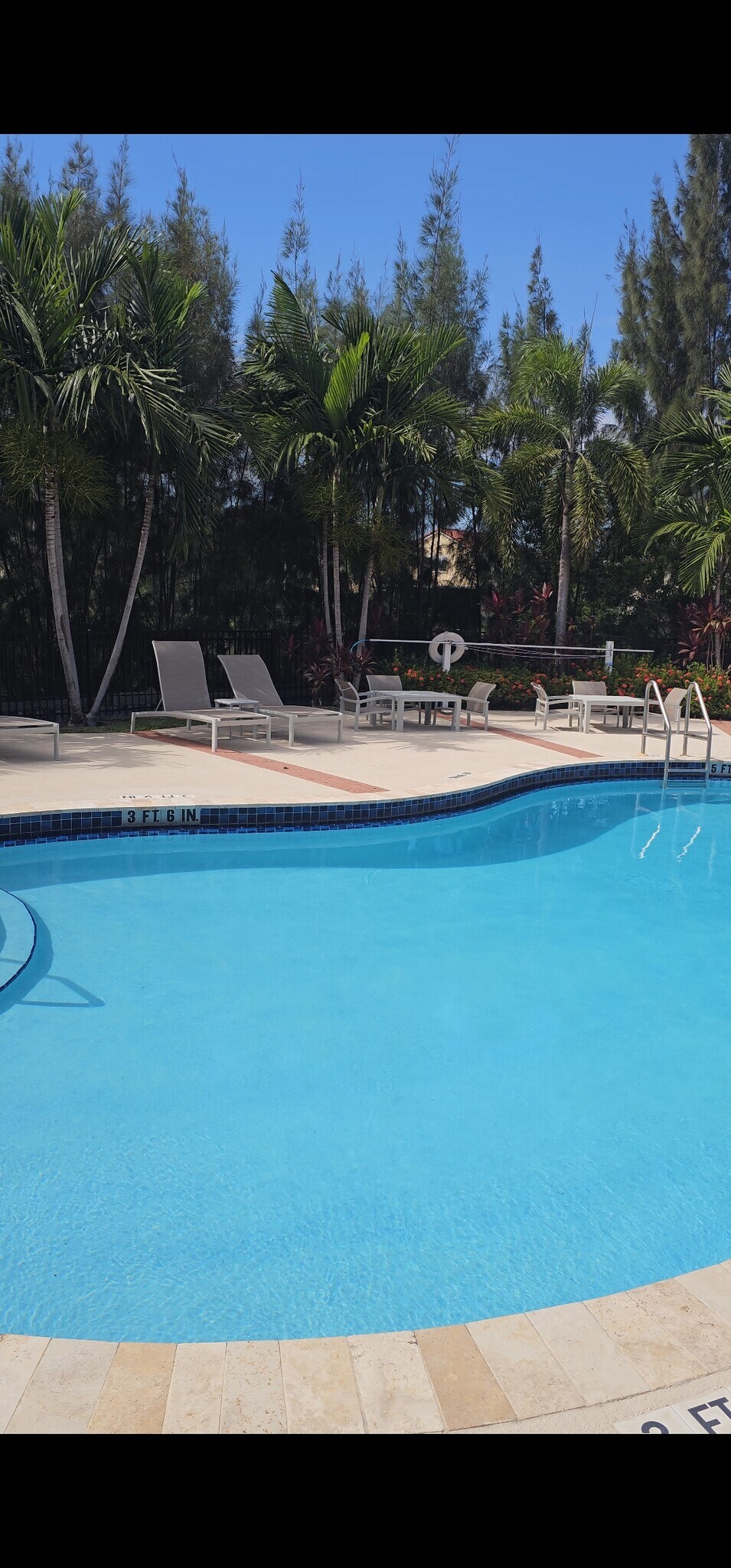 Building Photo - 1077 SE 6th Ave