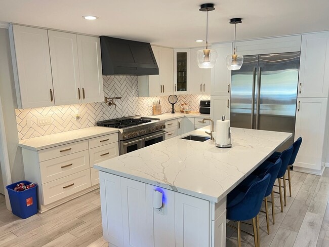 Building Photo - Beautifully Upgraded 5 Bed 4 Bath Orange Pool Home