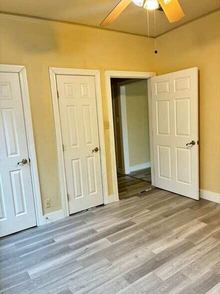 Building Photo - 1209 E Fortification St