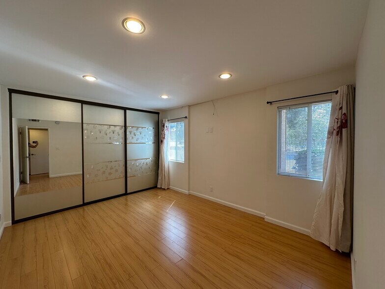 Bedroom - 18307 Burbank Blvd