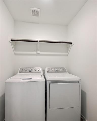 Building Photo - 1617 Parlier St