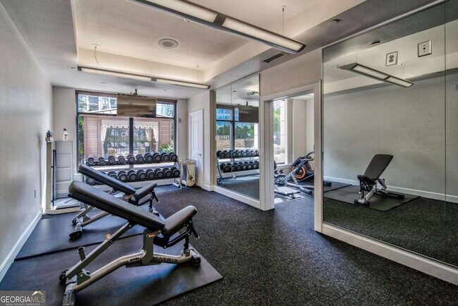 Building Photo - 3445 N Stratford Rd NE