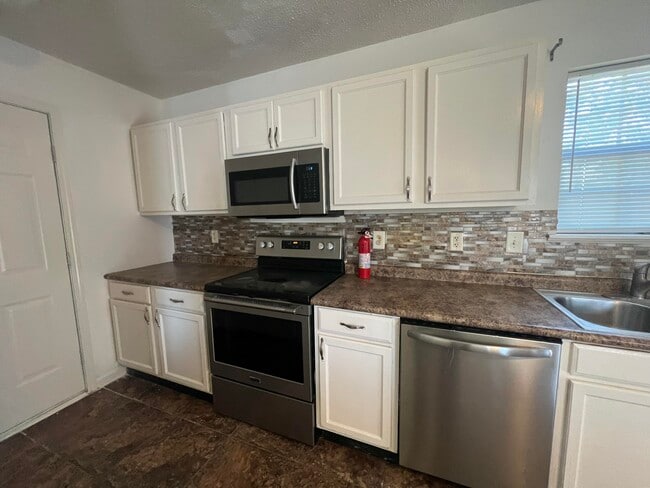 Building Photo - 1464 Ruger Dr