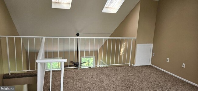 Building Photo - 6870 Ducketts Ln