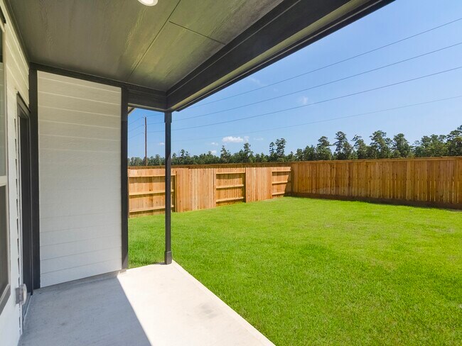 Building Photo - 15881 Blass Vly Dr