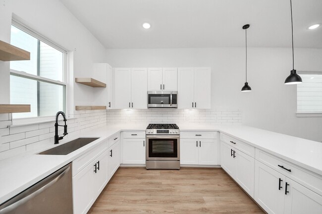 Building Photo - 4806 Cochran St