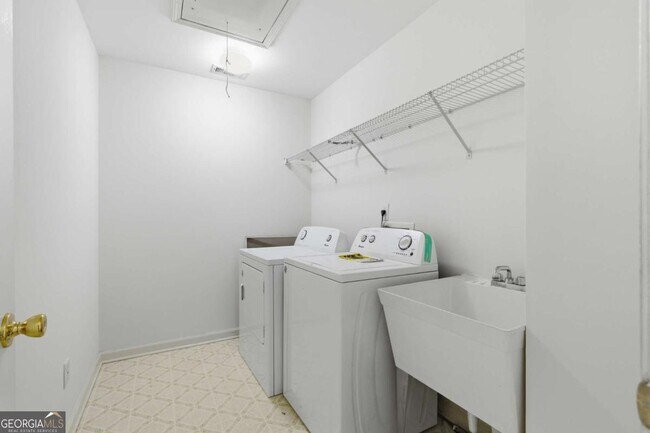 Building Photo - 1702 Clay Brooke Ct SE
