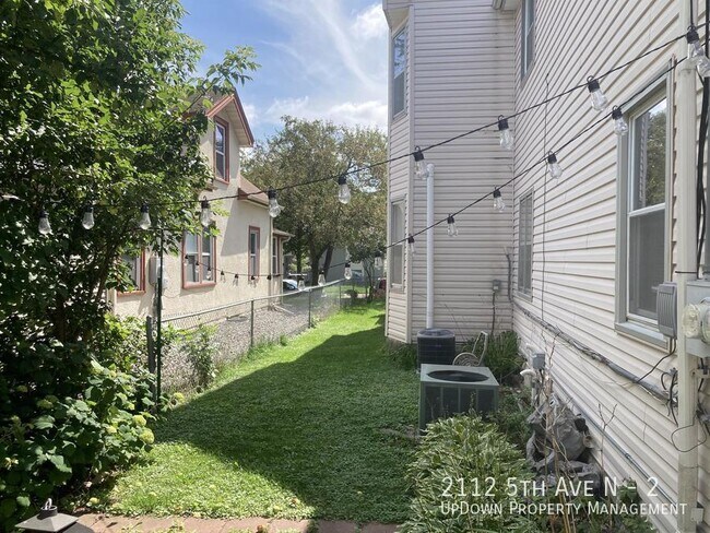 Building Photo - 2112 N 5th Ave
