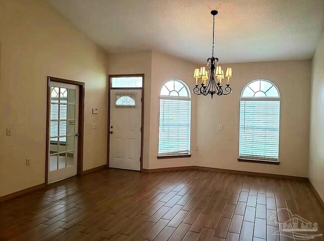 Building Photo - 1007 W Government St