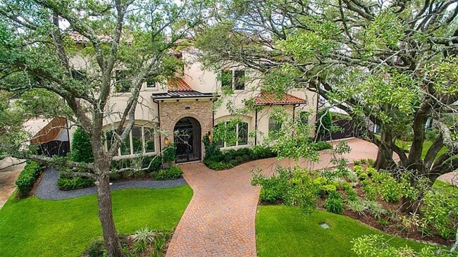 Building Photo - 5559 Holly Springs Dr