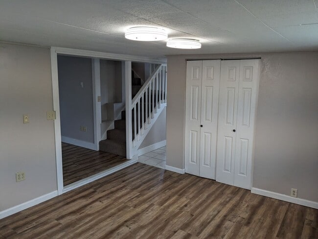 Building Photo - 3 Bed 2 Bath House Near Downtown Belgrade - Dogs Negotiable!