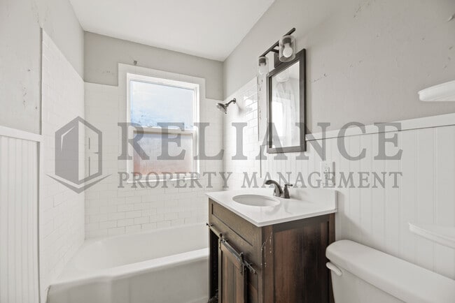 Building Photo - 1017 N Pershing St