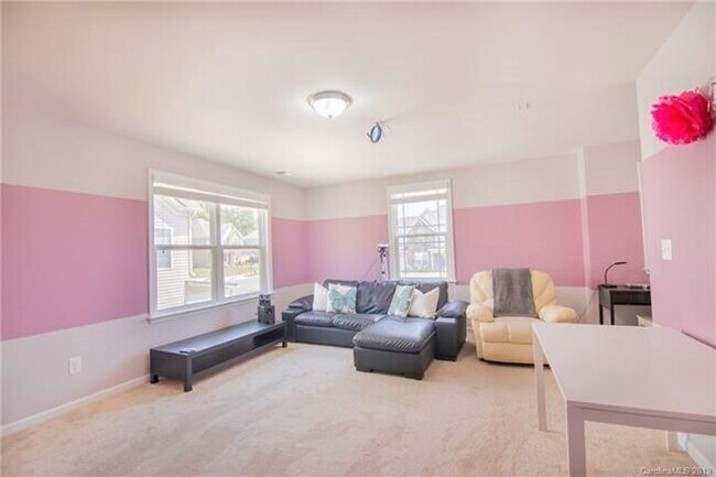 Building Photo - 2589 Shoal Park Rd